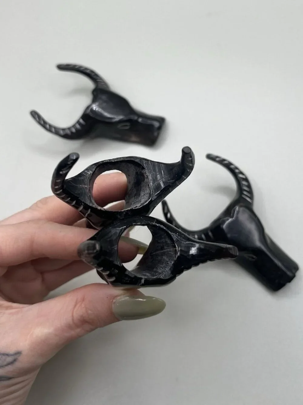 Vintage Set of 4 Carved Horn Bull Buffalo Ox Head Napkin Rings Rustic Farmhouse
